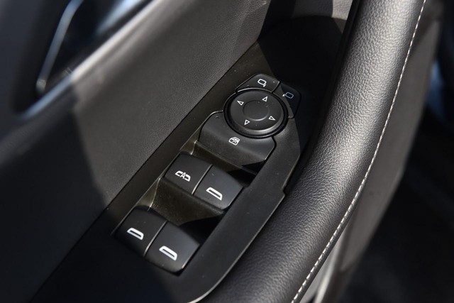 Chevrolet Blazer Vehicle Image 09