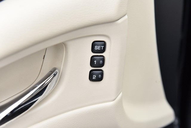 Nissan Murano Vehicle Image 10