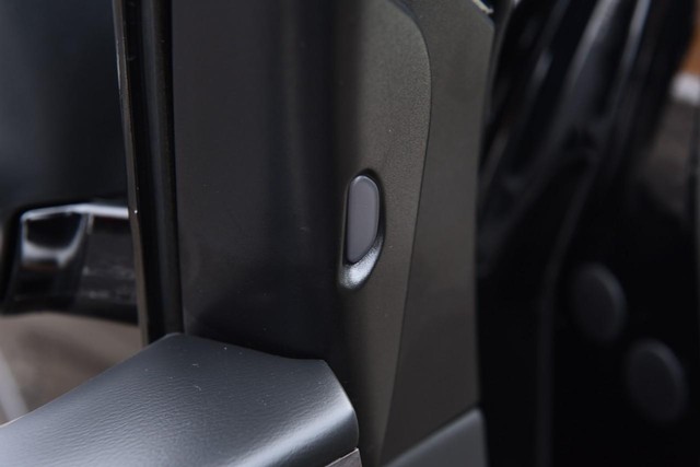 Nissan Murano Vehicle Image 11