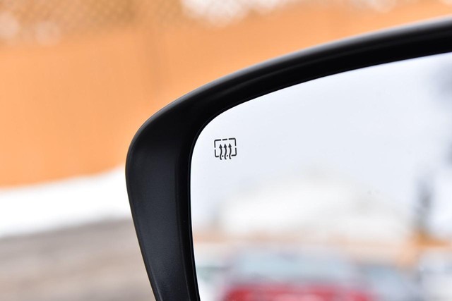 Nissan Murano Vehicle Image 12