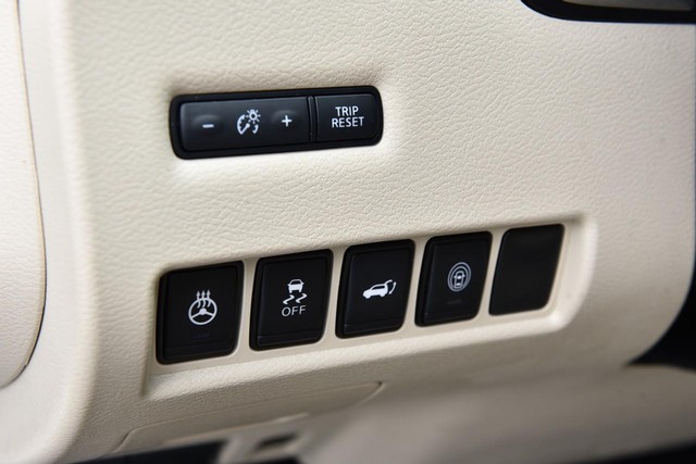 Nissan Murano Vehicle Image 13