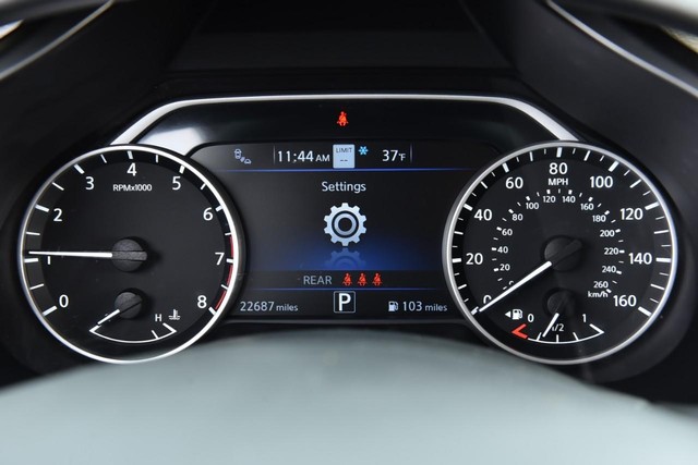 Nissan Murano Vehicle Image 14