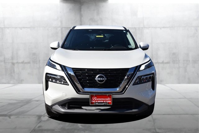 Nissan Rogue Vehicle Image 04