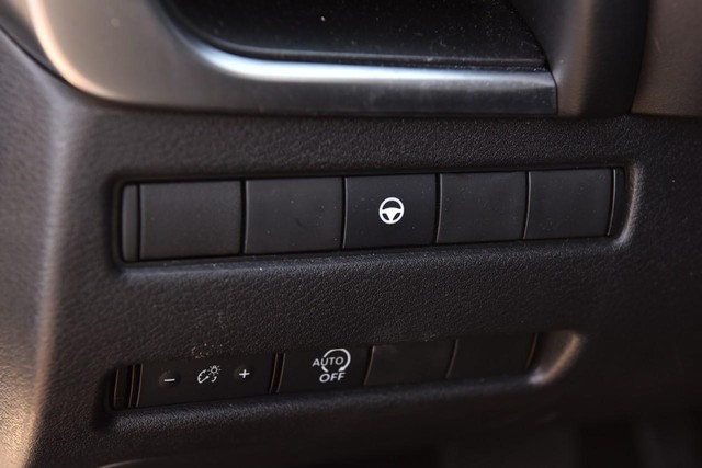 Nissan Rogue Vehicle Image 11