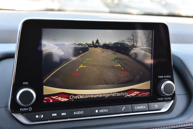 Nissan Rogue Vehicle Image 13