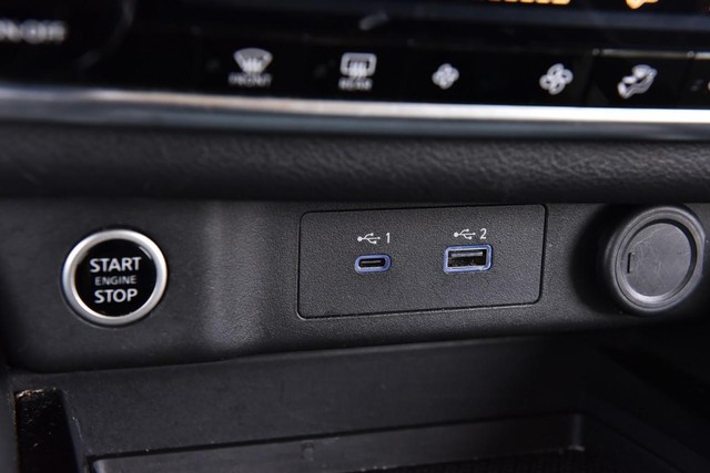 Nissan Rogue Vehicle Image 16