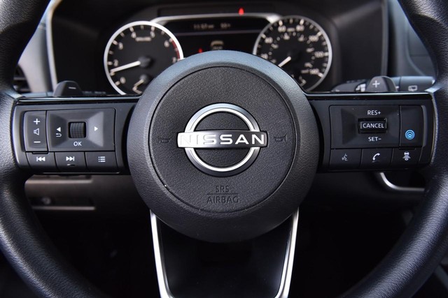 Nissan Rogue Vehicle Image 18