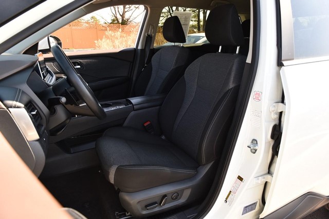 Nissan Rogue Vehicle Image 19