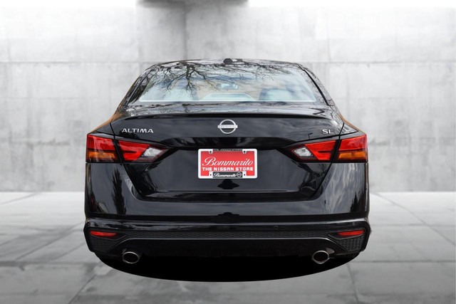 Nissan Altima Vehicle Image 06