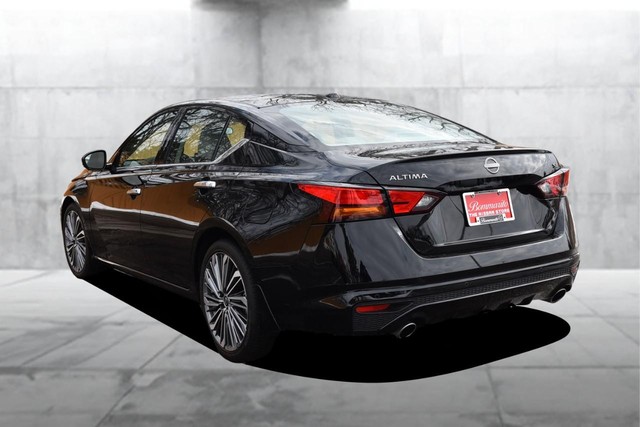 Nissan Altima Vehicle Image 07