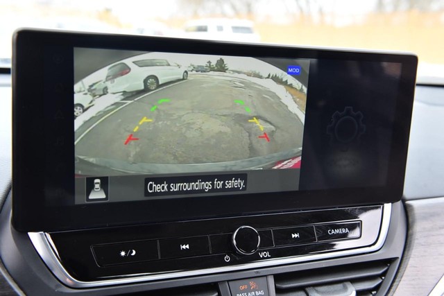 Nissan Altima Vehicle Image 15