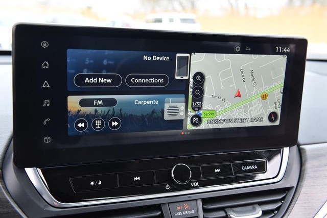 Nissan Altima Vehicle Image 17