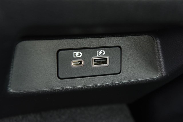 Nissan Altima Vehicle Image 27