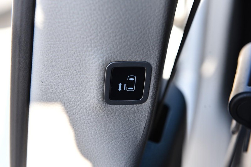 Chrysler Pacifica Vehicle Full-screen Gallery Image 25