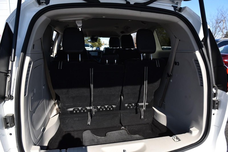 Chrysler Pacifica Vehicle Full-screen Gallery Image 27