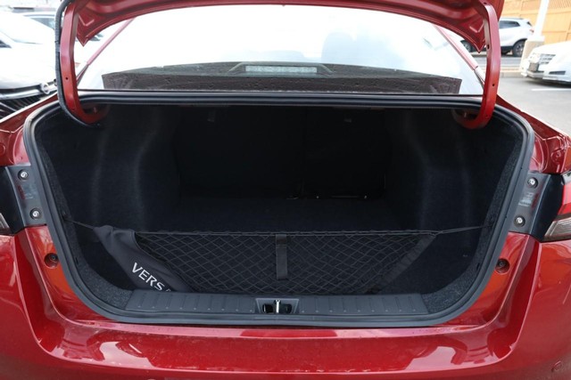 Nissan Versa Vehicle Image 07