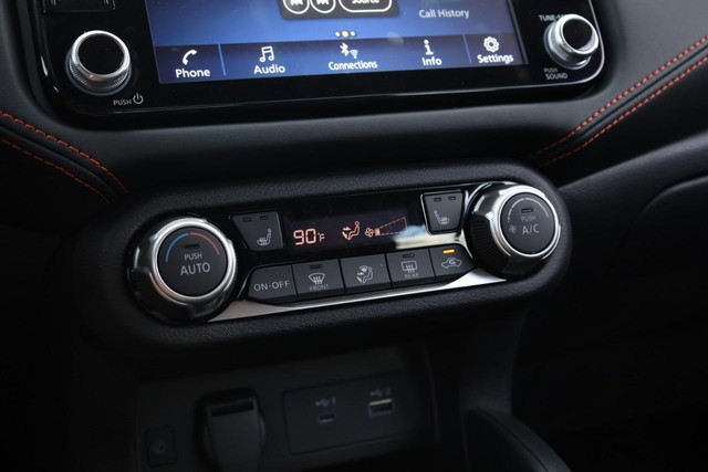 Nissan Versa Vehicle Image 13