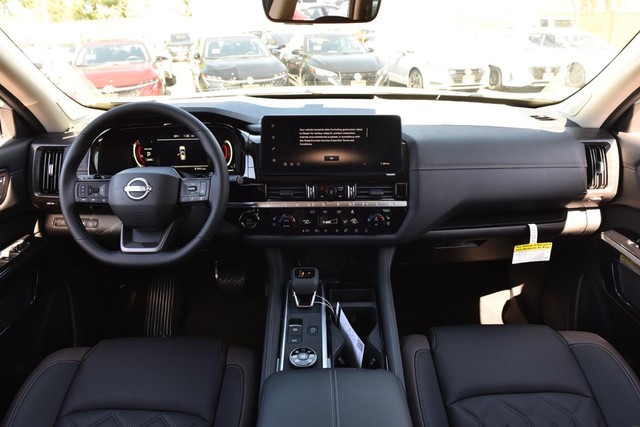 Nissan Pathfinder Vehicle Image 08