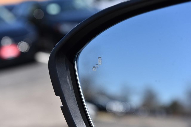 Nissan Pathfinder Vehicle Image 11