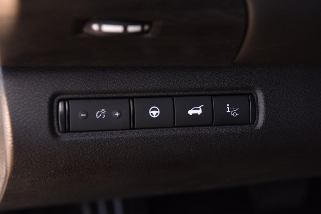 Nissan Pathfinder Vehicle Image 12