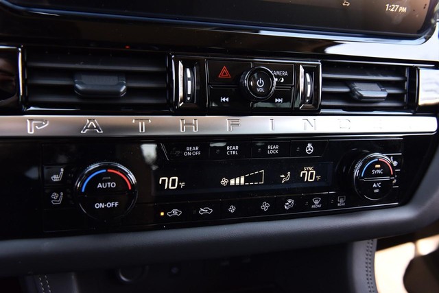 Nissan Pathfinder Vehicle Image 21