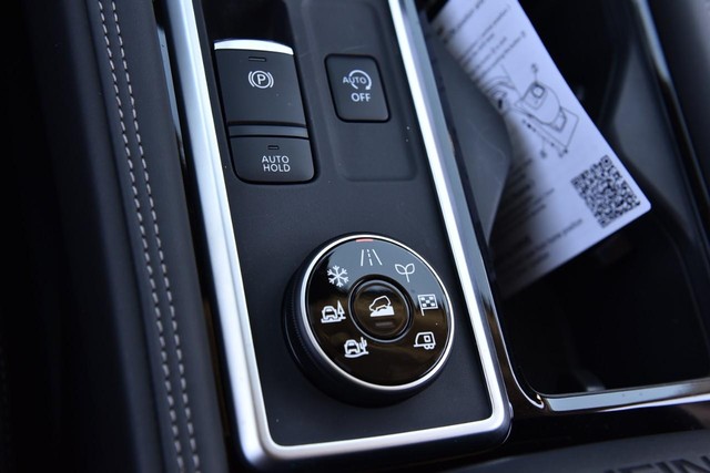 Nissan Pathfinder Vehicle Image 23