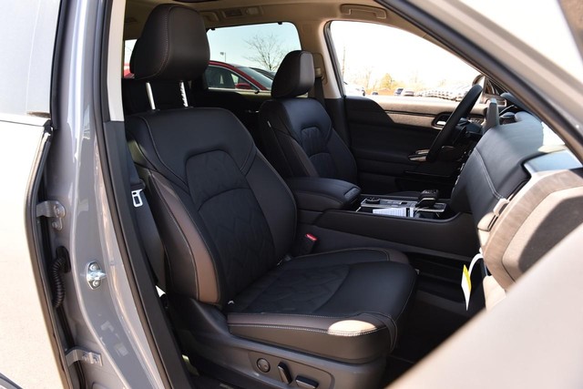 Nissan Pathfinder Vehicle Image 26