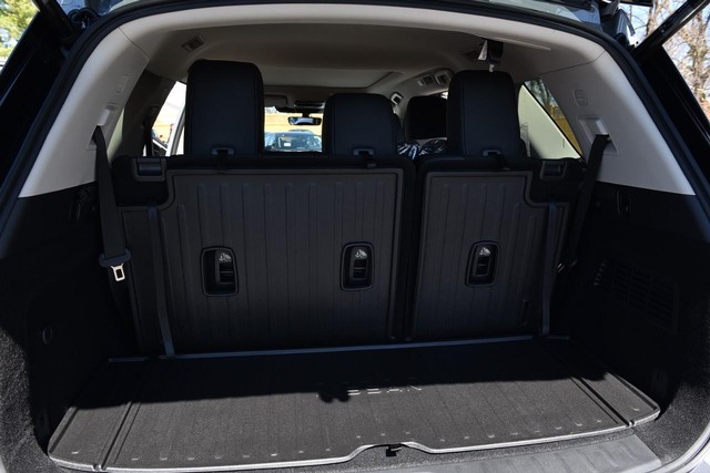 Nissan Pathfinder Vehicle Image 32