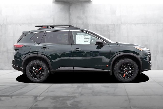 Nissan Rogue Vehicle Image 05