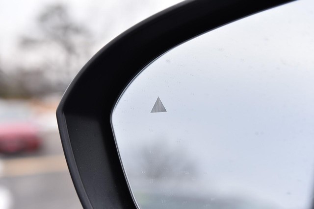 Nissan Rogue Vehicle Image 10