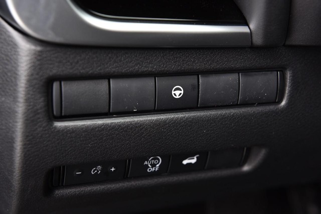 Nissan Rogue Vehicle Image 11