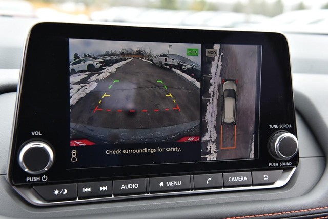 Nissan Rogue Vehicle Image 13