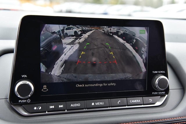 Nissan Rogue Vehicle Image 15