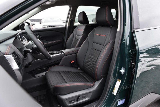 Nissan Rogue Vehicle Image 22