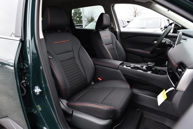 Nissan Rogue Vehicle Image 23