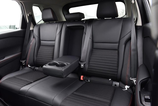 Nissan Rogue Vehicle Image 24