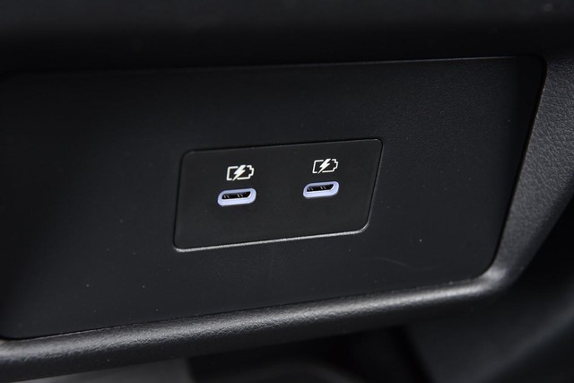 Nissan Rogue Vehicle Image 26