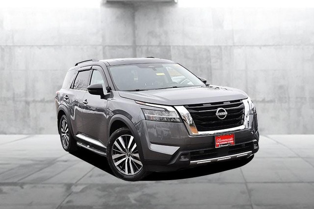 Nissan Pathfinder Vehicle Image 02