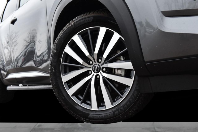 Nissan Pathfinder Vehicle Image 03