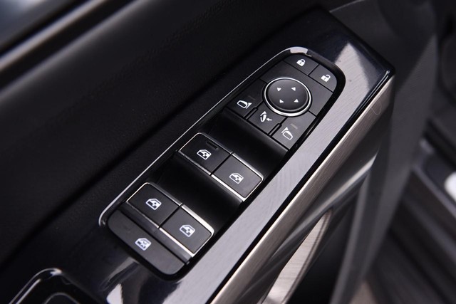 Nissan Pathfinder Vehicle Image 09