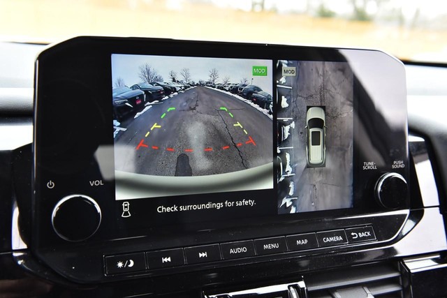 Nissan Pathfinder Vehicle Image 14