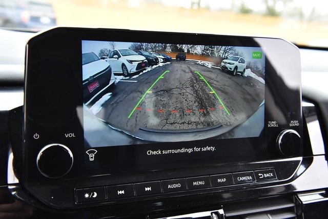 Nissan Pathfinder Vehicle Image 17