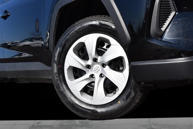 Toyota RAV4 Vehicle Image 03