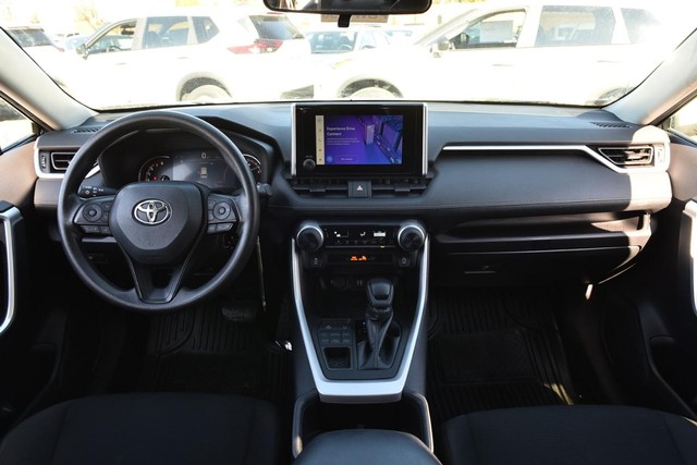 Toyota RAV4 Vehicle Image 08