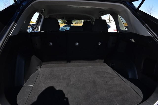 Toyota RAV4 Vehicle Image 21