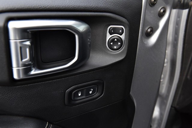 Jeep Wrangler Unlimited Vehicle Image 09