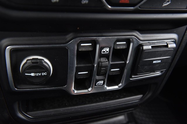 Jeep Wrangler Unlimited Vehicle Image 16