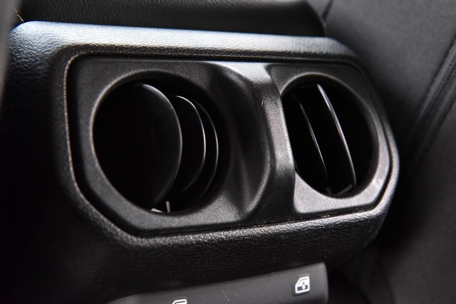 Jeep Wrangler Unlimited Vehicle Image 25