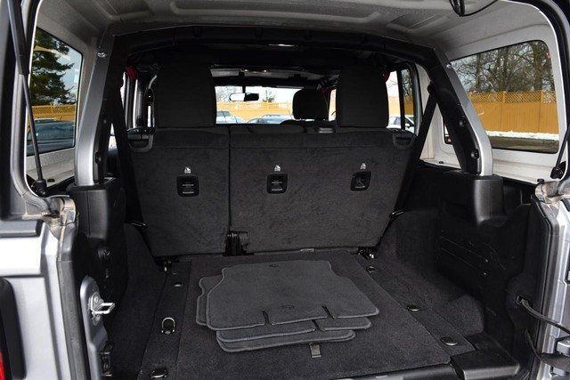 Jeep Wrangler Unlimited Vehicle Image 26