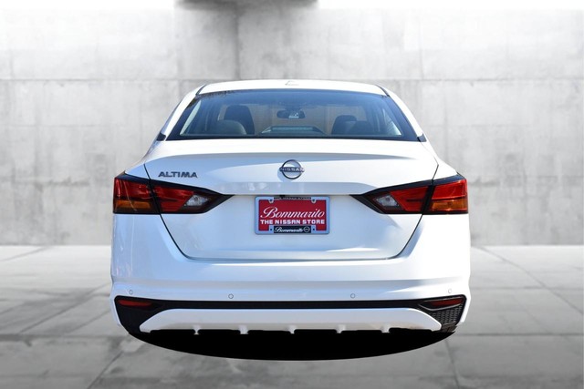 Nissan Altima Vehicle Image 06